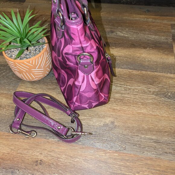 Coach Signature Tote in Passion Berry - Picture 5 of 9